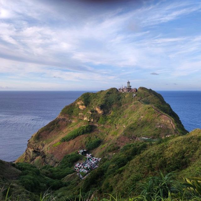 Beautiful trail between ocean and mountains
