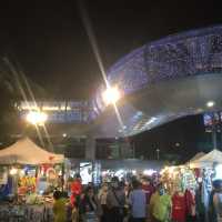 เดินชิลที่ เดอะ สตรีทรัชดา