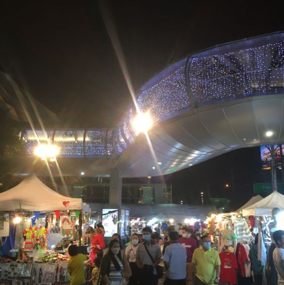 เดินชิลที่ เดอะ สตรีทรัชดา
