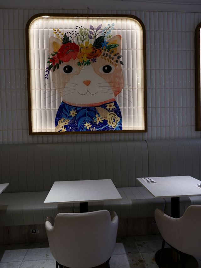 沐浴於樹林與陽光的小黃鴨cafe