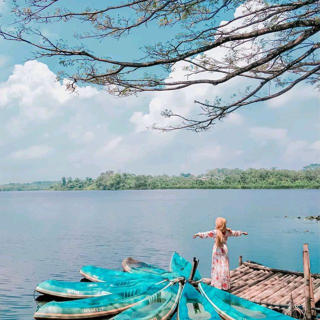 danau dendam tak sudah