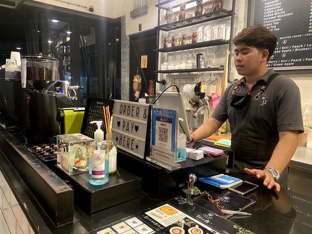 คาเฟ่นกฮูก Owly cafe&co.