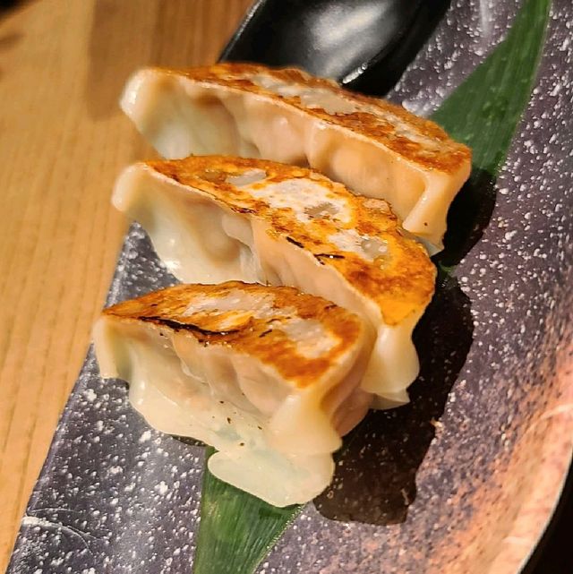 影燈飾食拉麵