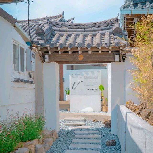 🍰고즈넉한 한옥과 달콤한 티라미수의 조화가 어울리는카페 [경주, 어마무시]