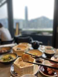 飽覽維港景色 享受特色中菜
