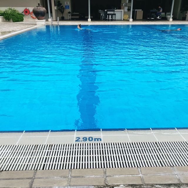 OMG! Deepest hotel pool! 