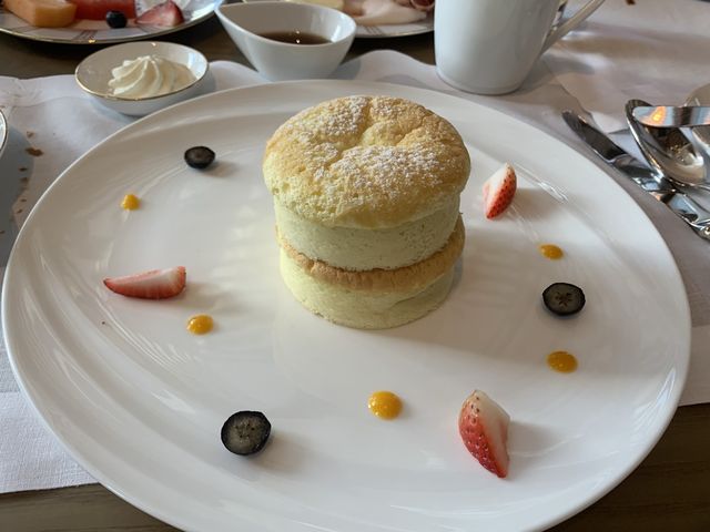 本地遊 | Staycation | The St. Regis Hong Kong 香港瑞吉酒店 | 早餐必食英式水煮蛋及鮑魚雞粥