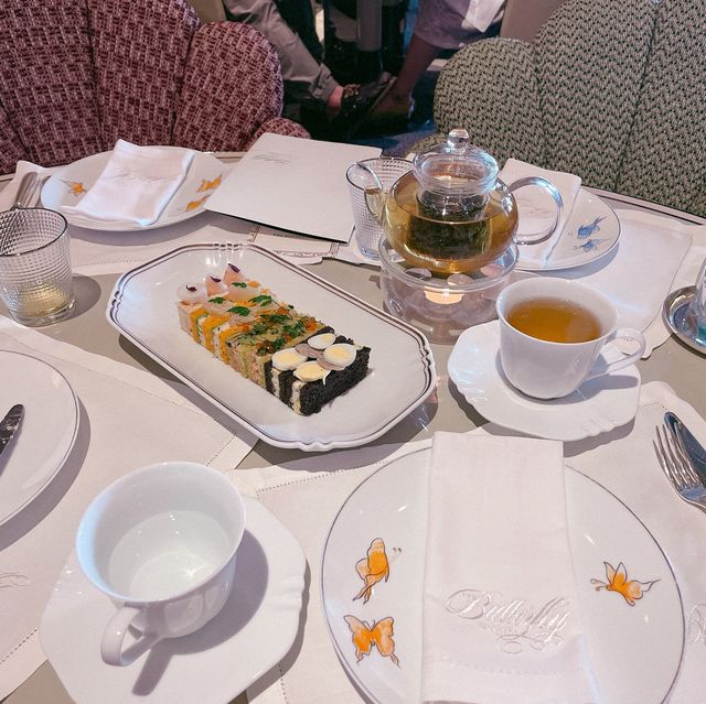 月花廿萬住瑰麗酒店才可享受一下這裏的high tea