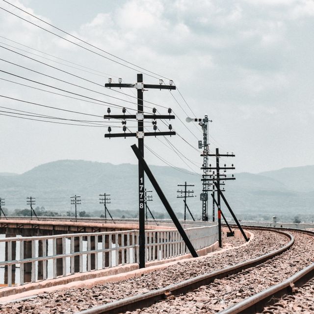 สะพานรถไฟโคกสลุง จ.ลพบุรี ถ่ายรูปชิคๆ 
