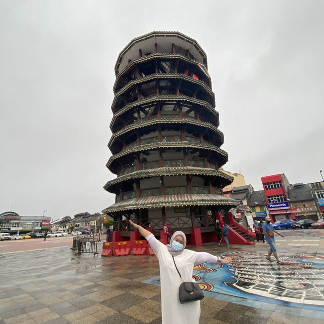 Menara Condong Teluk Intan, Perak🗼