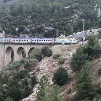007の映画ロケ地にもなった鉄道橋