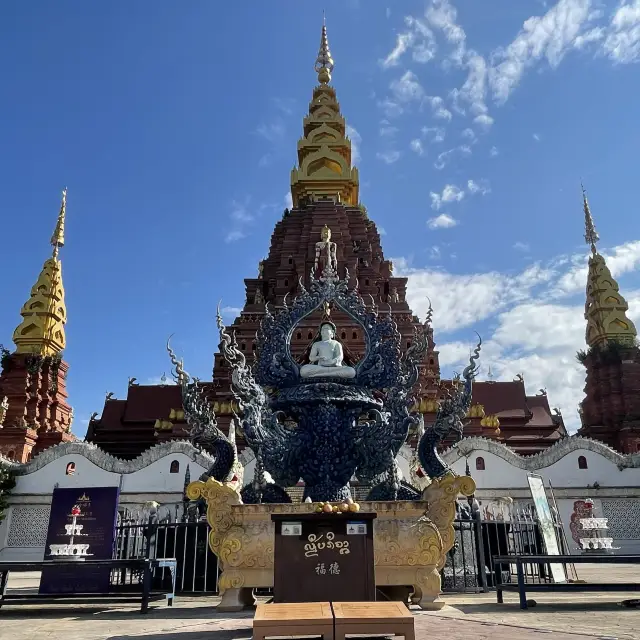 Xishuangbanna- Dajin Pagoda 