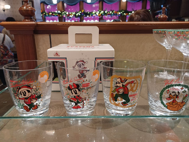 香港迪士尼百貨店聖迪購物大行動