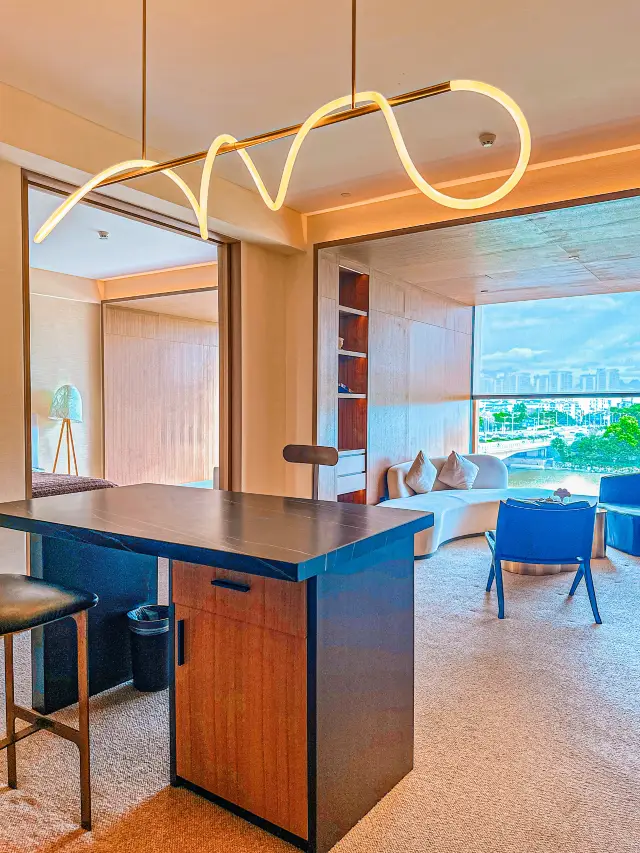 Enjoy a peaceful oasis in the bustling city center of Guilin 🏠.