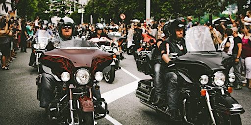 MotoMania: A Celebration of Two-Wheeled Thrills | Racetrack View Drive