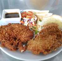 บ้านบานชื่น (BaanBanchuen(Family of restaurant))
