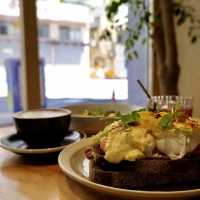 簡約木系中式Cafe