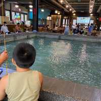 ［新竹市/香山］ 蝦暢複合式餐廳🦐｜有冷氣的釣蝦場就給過 環境乾淨整潔完全不會臭٩(ˊᗜˋ*)و 