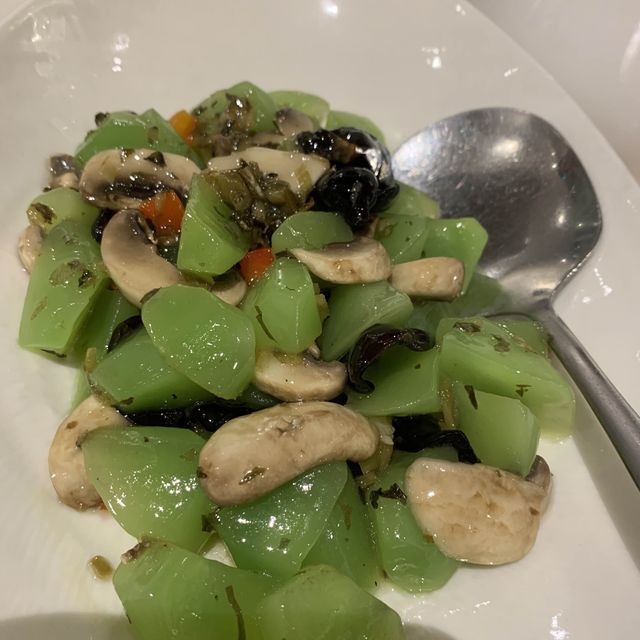 Yan’s dining Fine Shanghainese Cuisine 