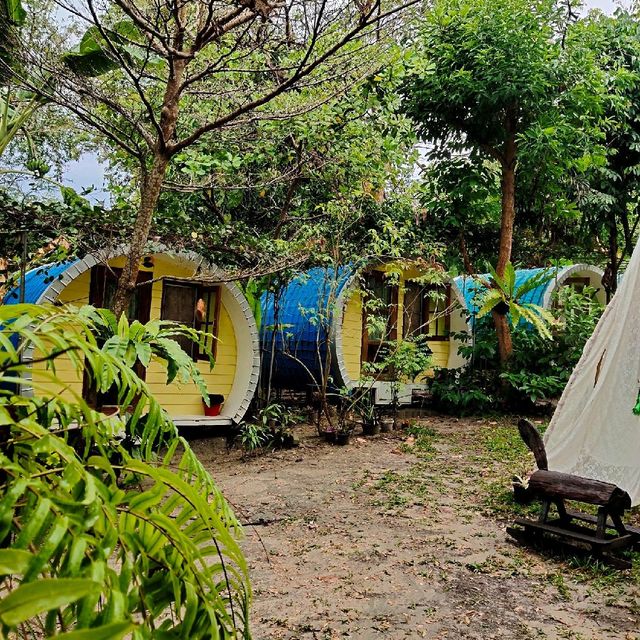บ้านเพียงพอ โฮสเทล เกาะหลีเป๊ะ