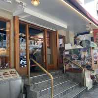 《台北》雙月食品社 青島店！