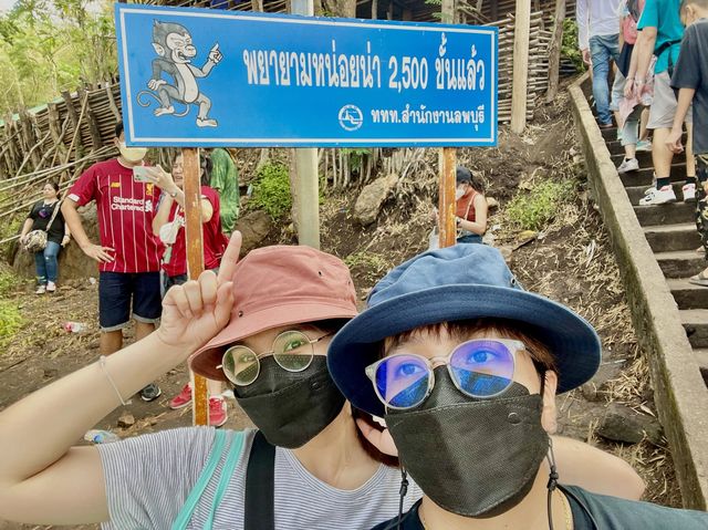 พิชิตยอดเขา 3,790 ขั้น วัดเขาวงพระจันทร์ 🙏🏻🏔