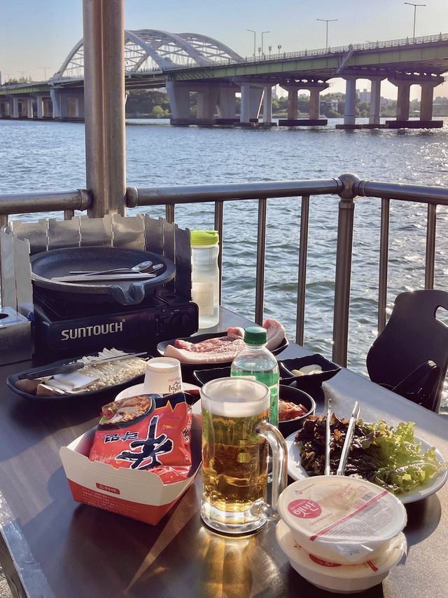 한강에서 노을뷰 보면서 삼겹살먹기❤️‍🔥