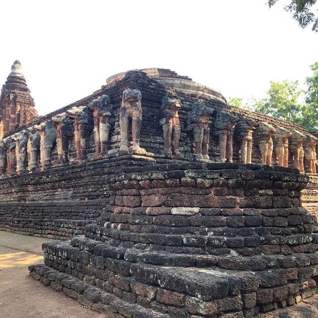แต่งชุดไทย ไปเที่ยวเมืองเก่า