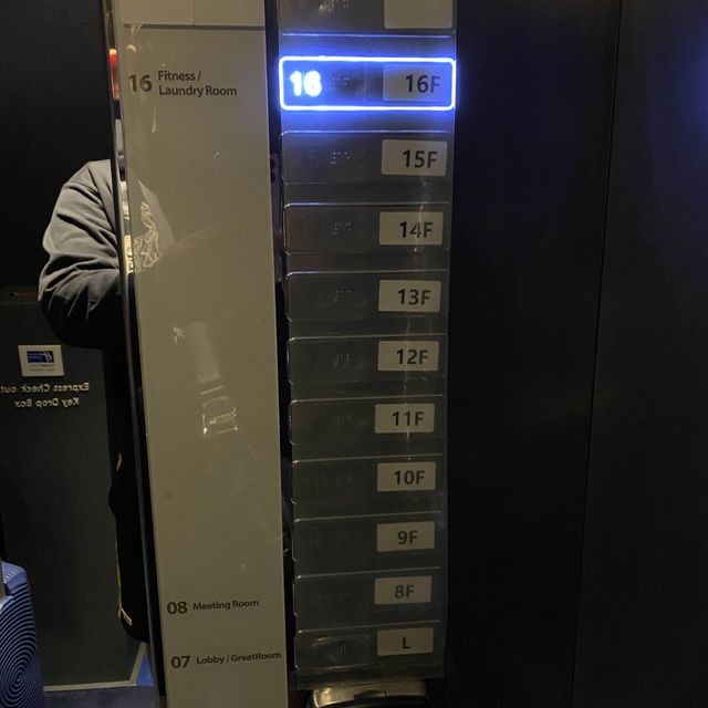 홍대앞! 호캉스는 여기에!!