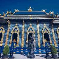 วัดร่องเสือเต้น เชียงราย วัดสีน้ำเงิน
