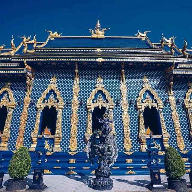 วัดร่องเสือเต้น เชียงราย วัดสีน้ำเงิน