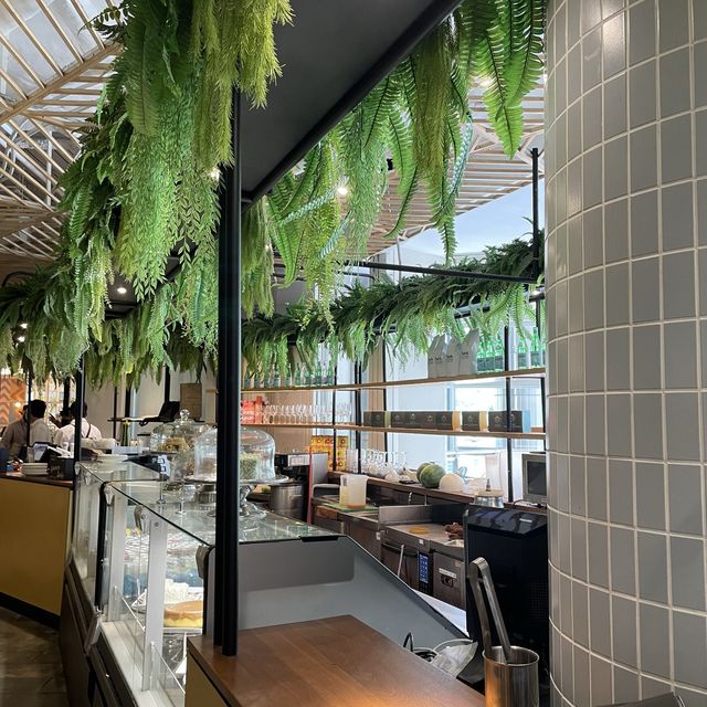KLCC 분수대가 보이는 초록초록한 감성의 카페🌿☕️