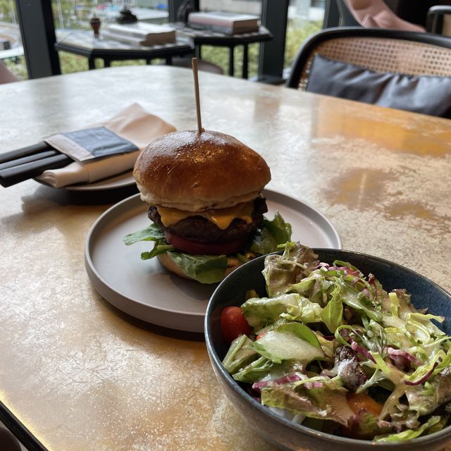 ハイアットセントリック金沢の美味なハンバーガー！