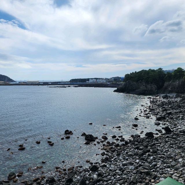 📷 바다로 바로 떨어지는 물줄기, 정방폭포