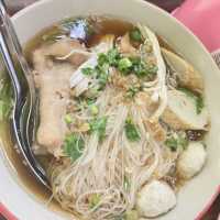 หลาดต้นเหนา