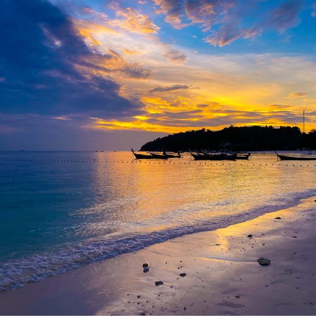 หาดพัทยา หลีเป๊ะ สตูล หาดสวย น้ำใส บรรยากาศดี