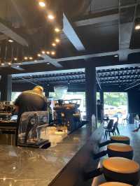 “Bottomless”🖤 คาเฟ่สุดเท่ ย่านนนทบุรี📍