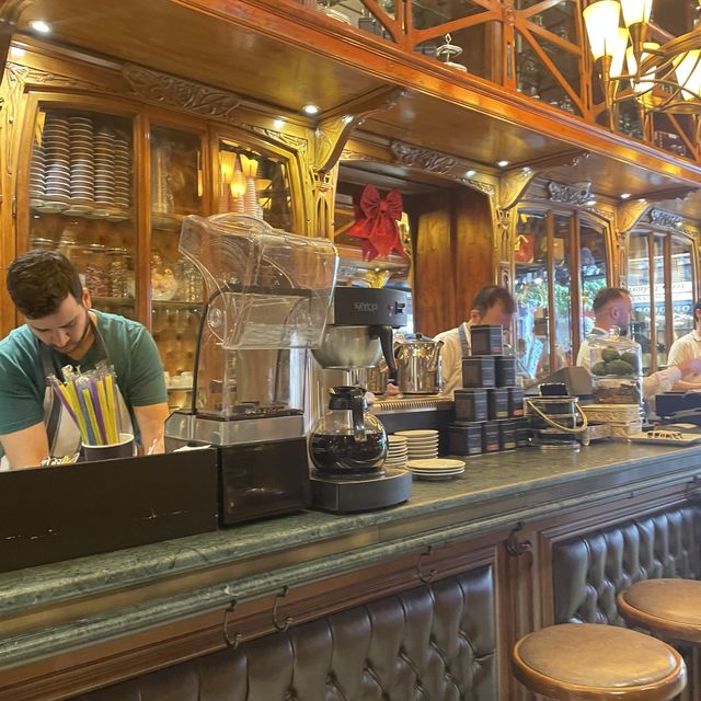 土耳其遊記 Istanbul 華麗佈置的甜品店 超好味