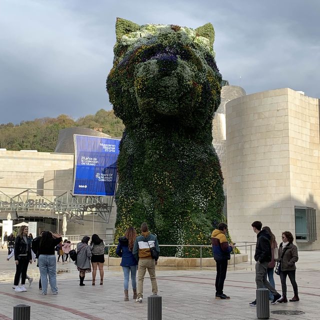 The Puppy near the Guggenheim museum