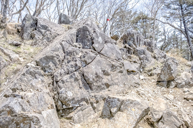山小屋を下に見つつの大菩薩歩き