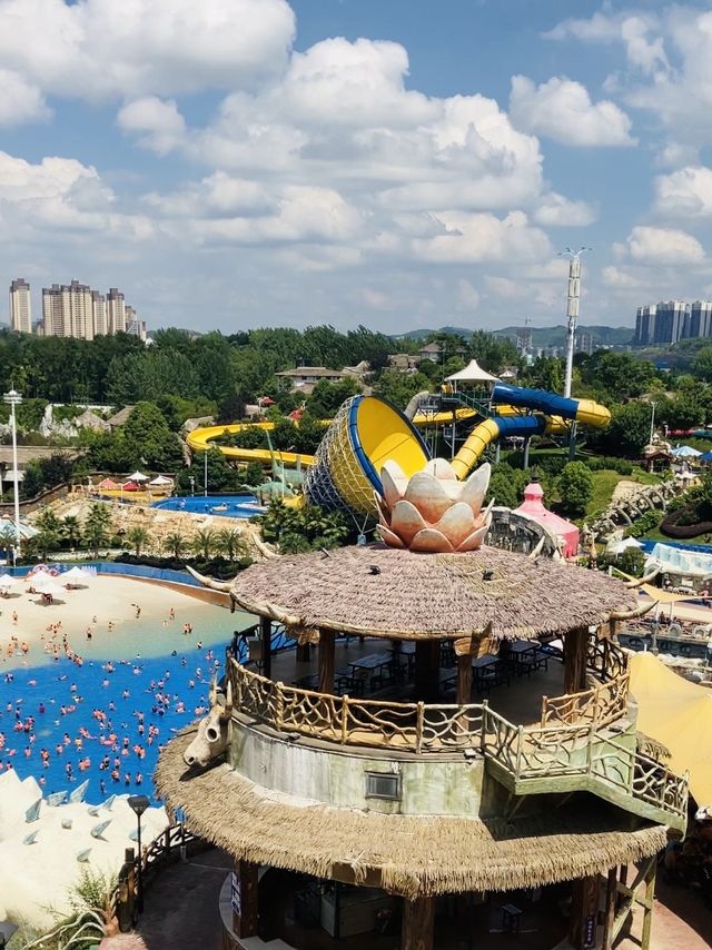 Four seasons, Water Park in Qingzhen. Wow!