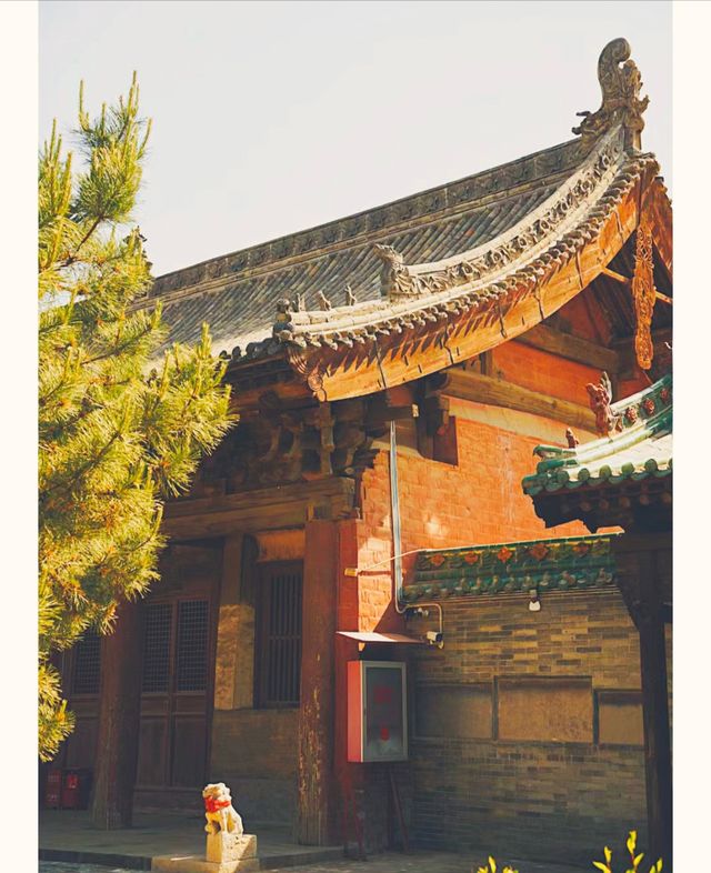 Shanxi not only has Fenjiu and mature vinegar, but also Fenyang Haotian Jade Emperor Tai Fu Temple.