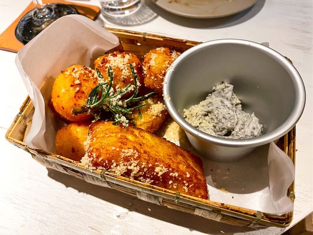 日間Cafe 晚上酒吧～
