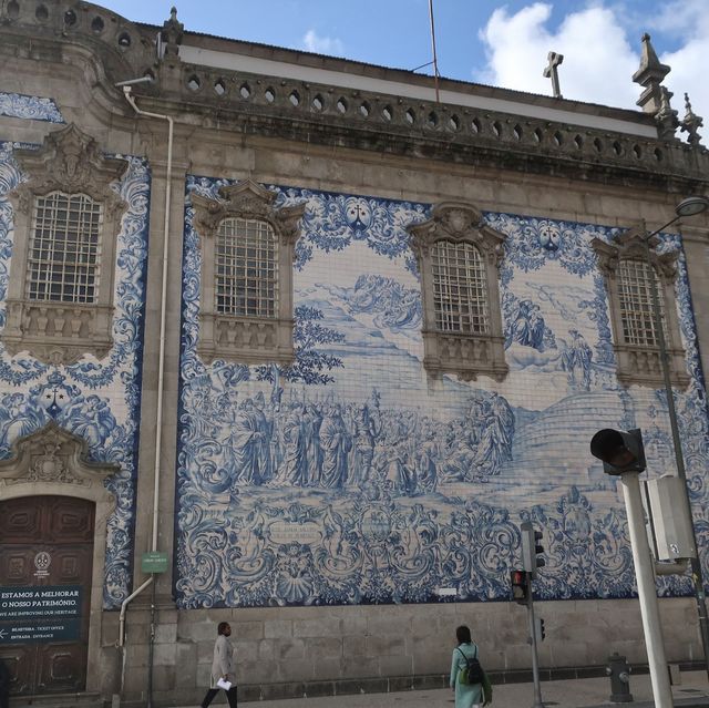 세상에서 가장 작은 집이 공존하는, 포르투의 카르무성당🇵🇹✨