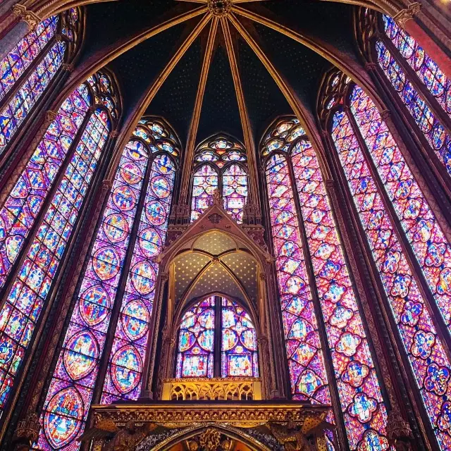 【Paris】Paris最古のステンドグラスが圧巻！一度は是非見てほしいchapel！