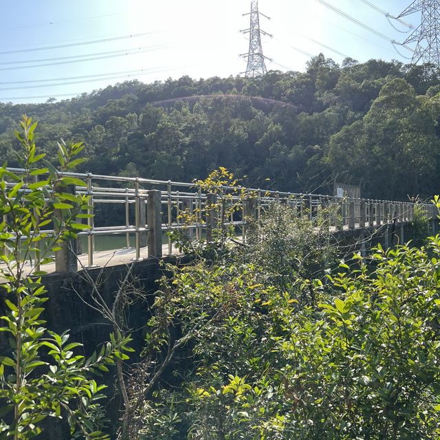 藍地水塘
