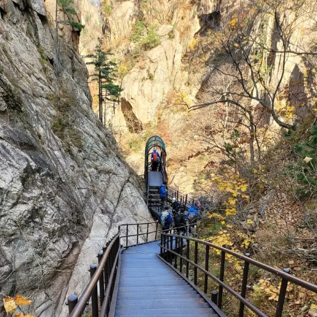 Cheonbuldong Valley 