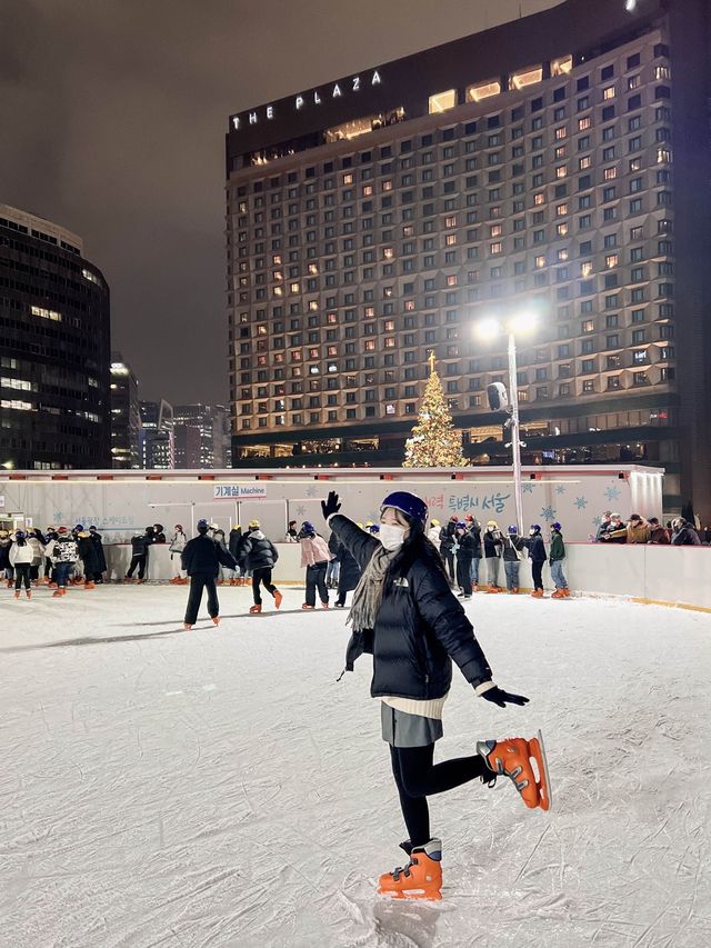 실시간 정식 개장한 서울광장 스케이트장⛸