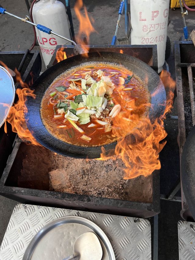 유명산 흥부네 솥뚜껑 닭볶음탕🥘