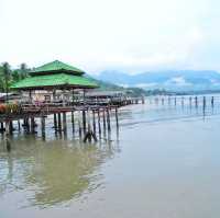 สลักเพชรซีฟู้ดแอนด์รีสอร์ท